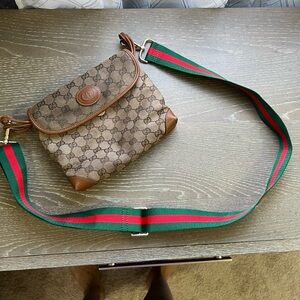 Vintage Gucci Crossbody bag. With original key charm.